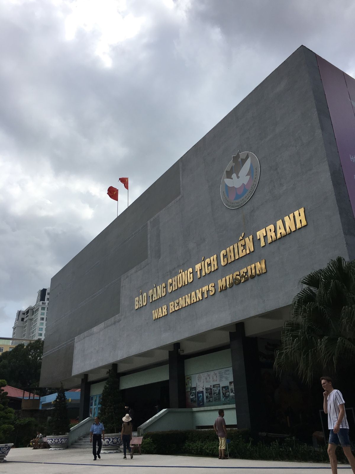 ベトナム戦争証跡博物館でベトナム戦争について考える。
ここが社会主義国で...