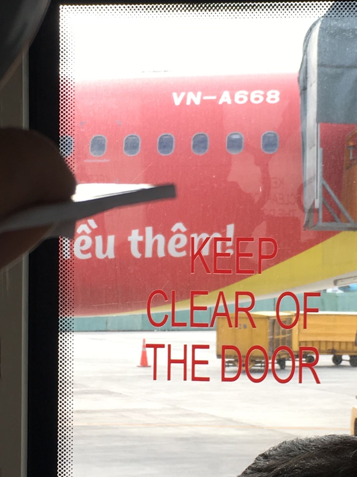 雷魚鍋。ターメリック油で煮込む。たっぷりのパクチーとブンにかけて食べる。
...