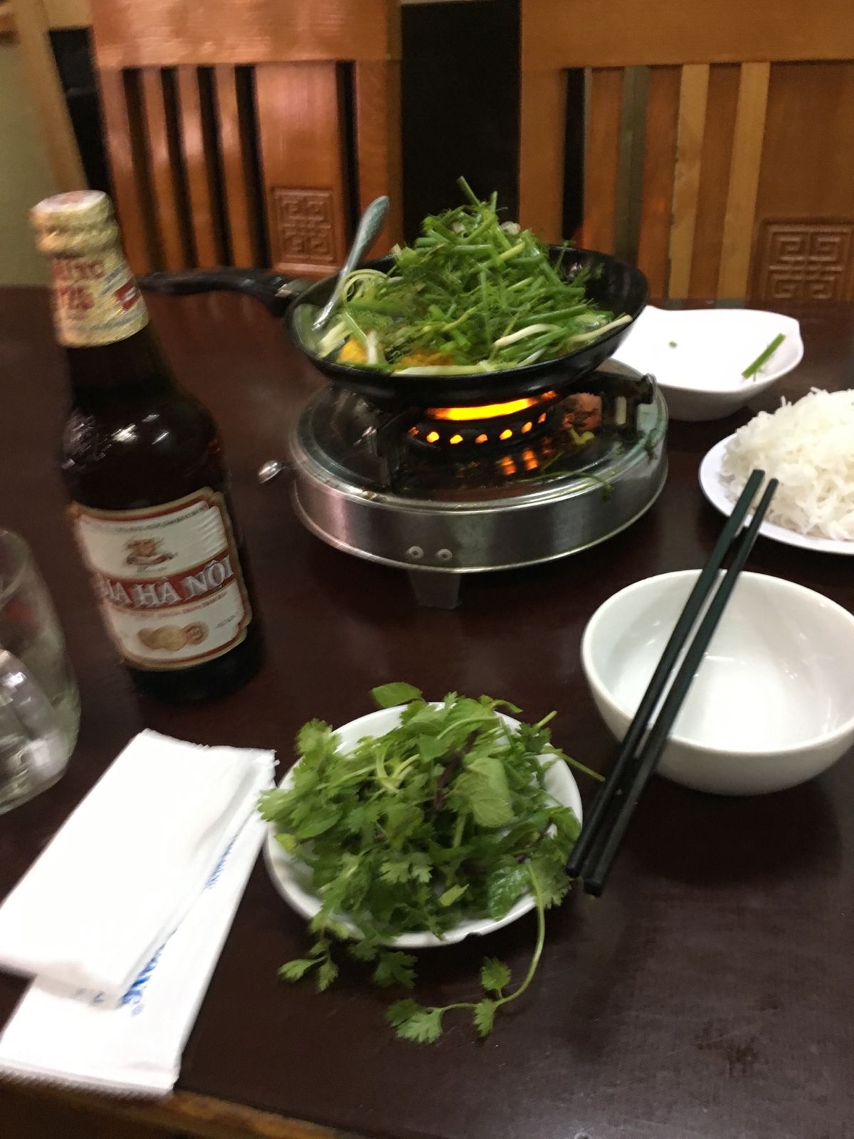 雷魚鍋。ターメリック油で煮込む。たっぷりのパクチーとブンにかけて食べる。
...