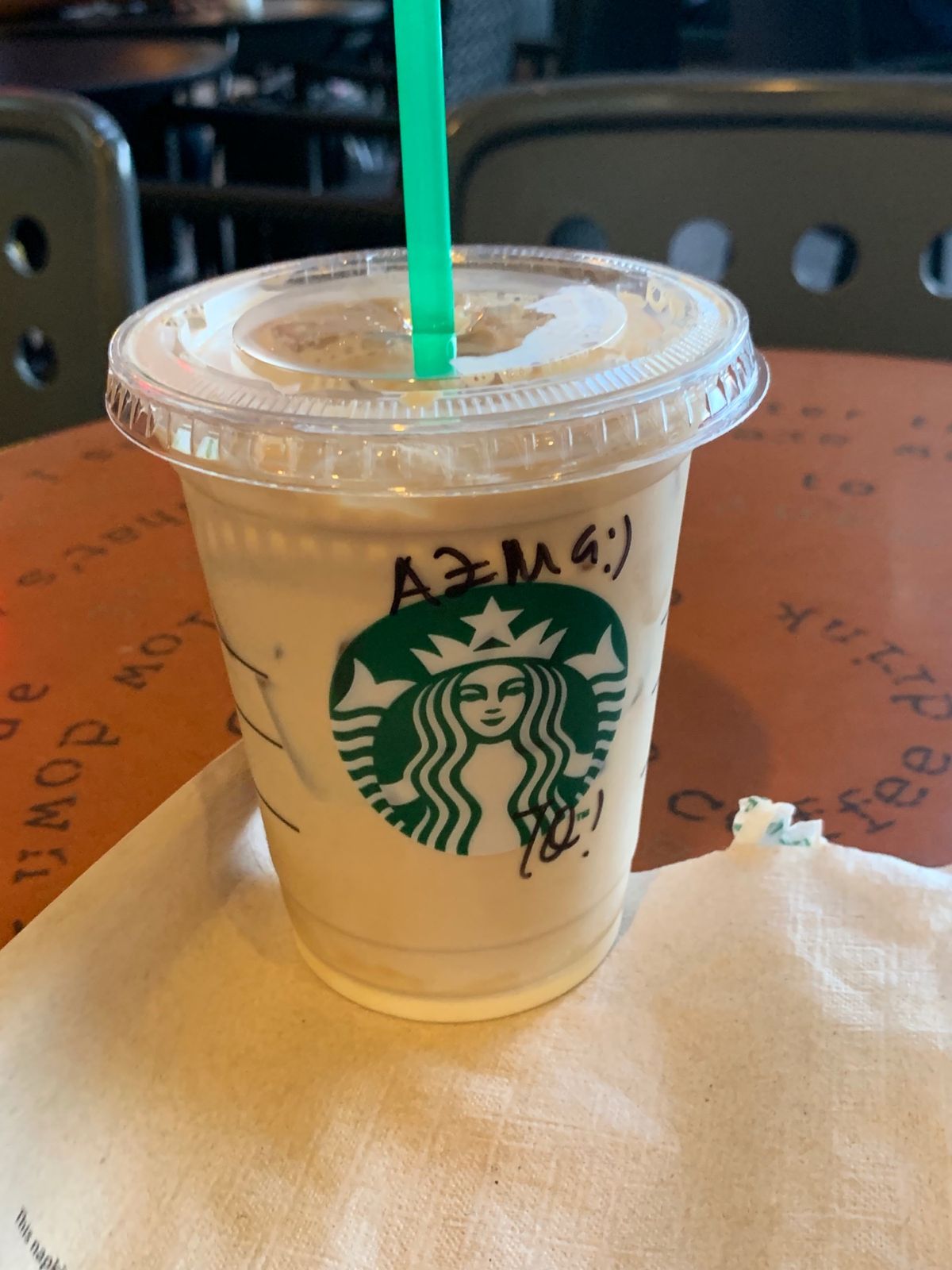 乗り換えの時間を利用して、KLセントラルまで出てみました。