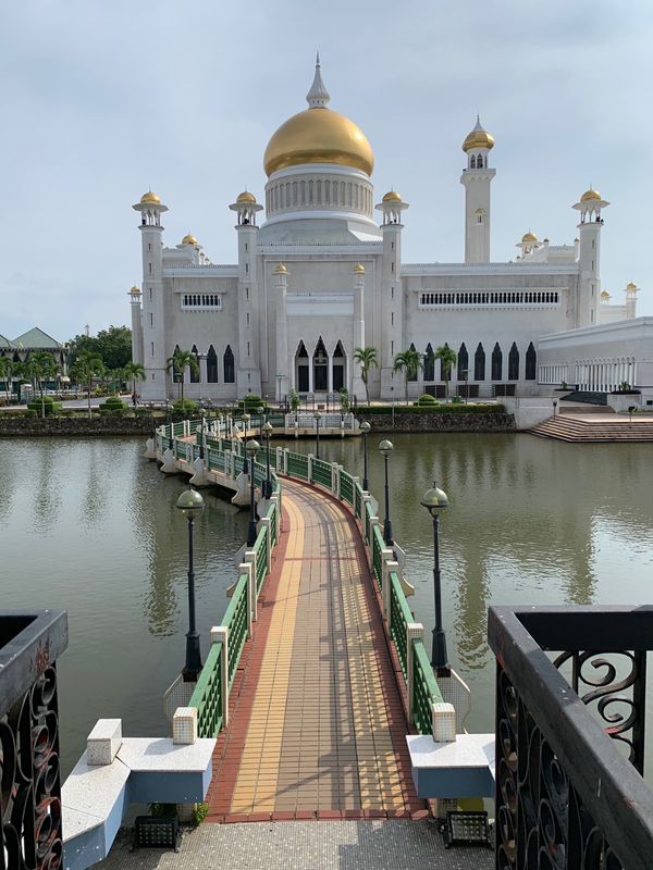 ブルネイ・ダルサラーム国・バンダルスリブガワン「マレーシア経由、アジアの産油国ブルネイ・ダルサラームへ」の写真