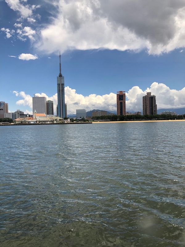 日本「福岡」の写真：マリエラクルーズ

博多湾を回りながらラ...