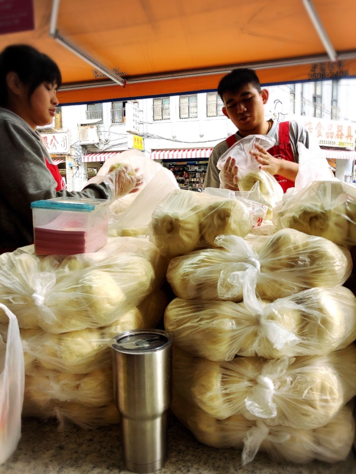 迪化街の一角にあった肉まん屋さん。
大きくて出来たてがめちゃ美味しい。
1...