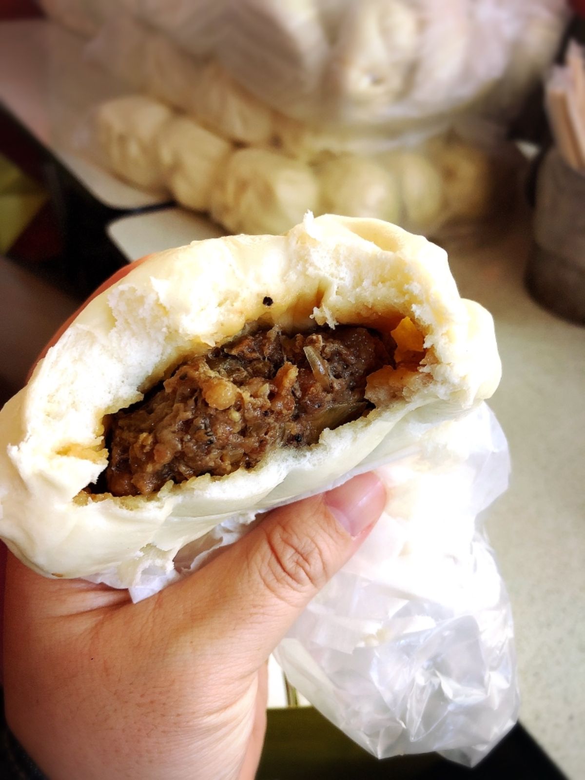 迪化街の一角にあった肉まん屋さん。
大きくて出来たてがめちゃ美味しい。
1...