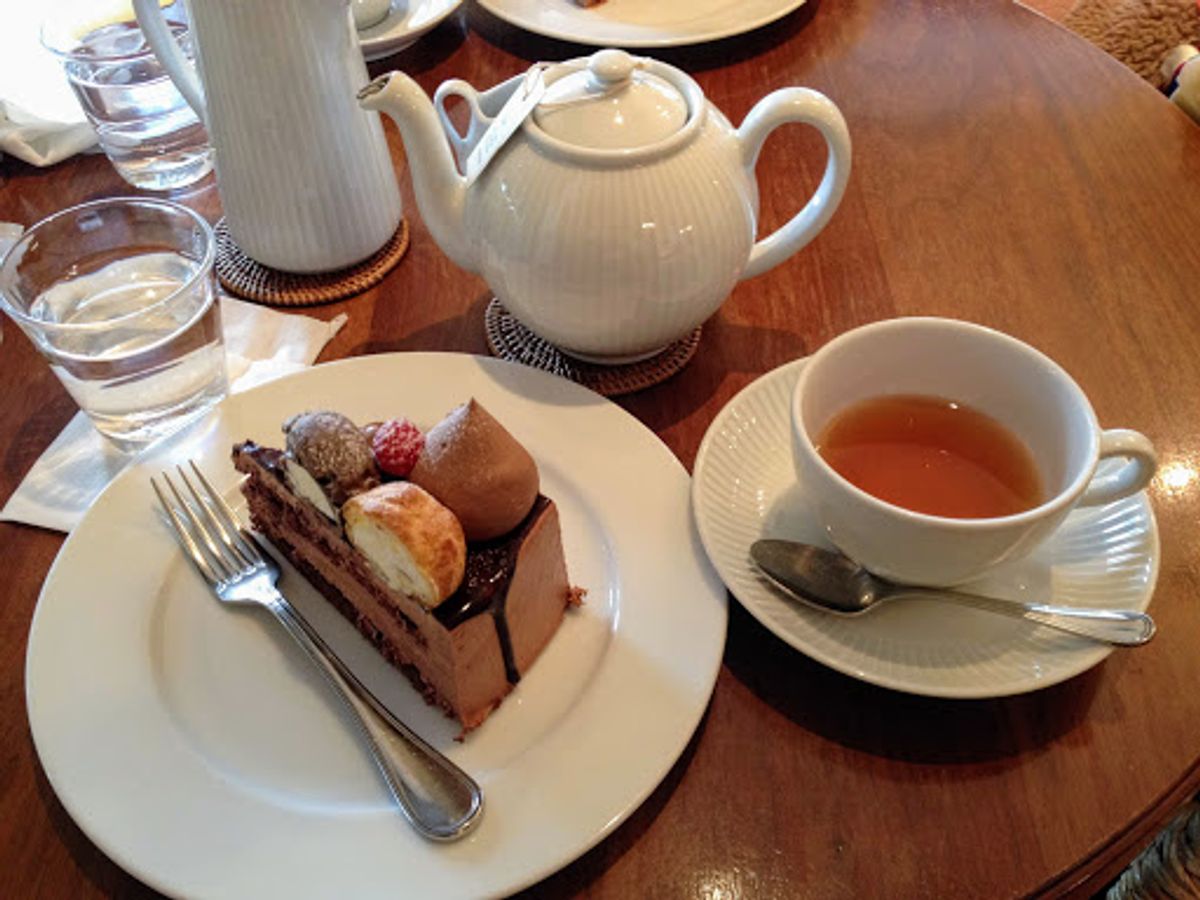 お目当てのHARBS本店
たっぷりのお茶に大きなケーキ

大阪と東京にはさ...
