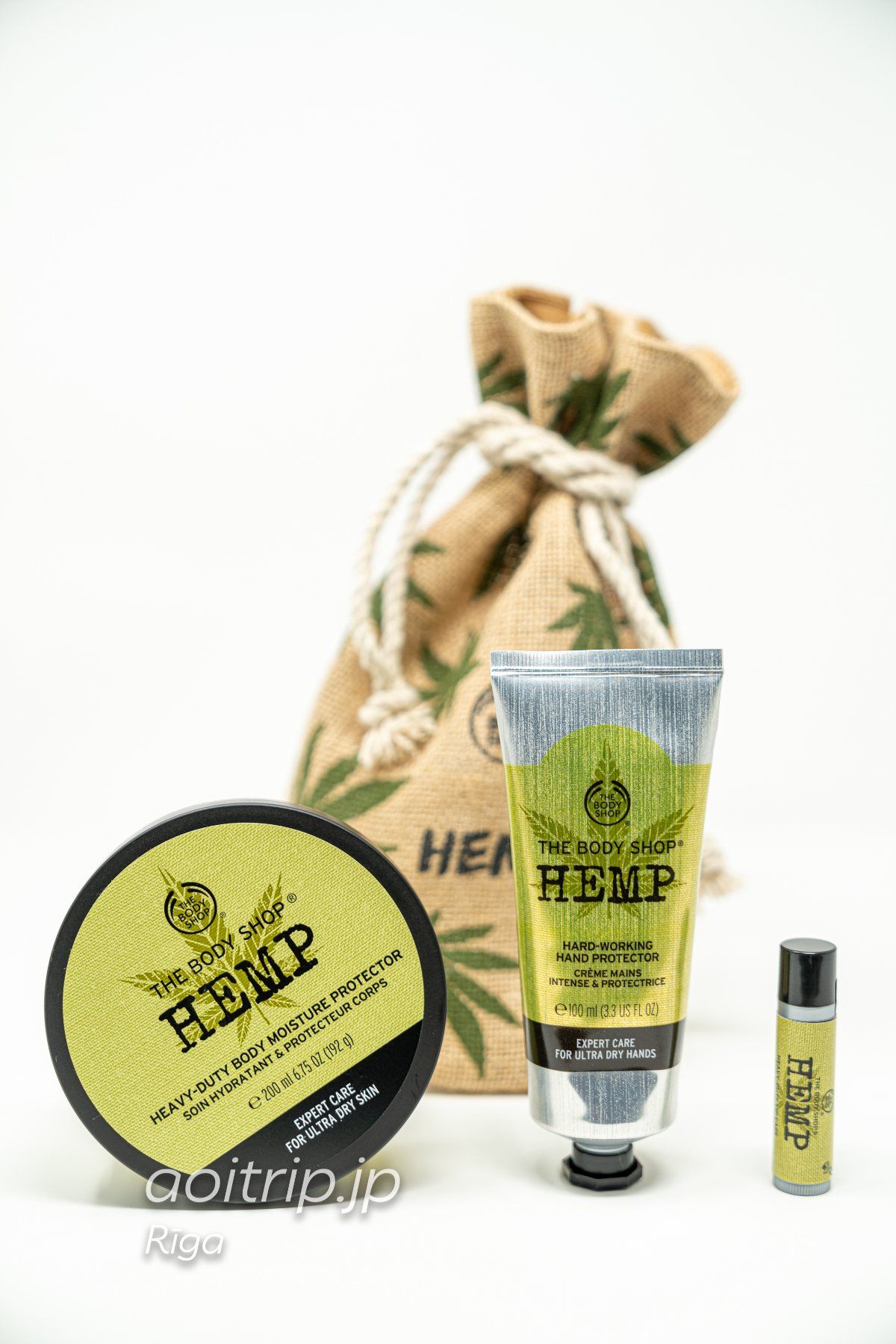 ラトビア リガ旧市街のショッピングモールに入るTHE BODY SHOP。...