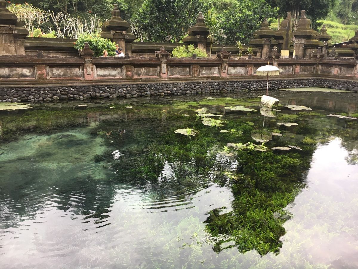 ティルタ・ウンプル寺院