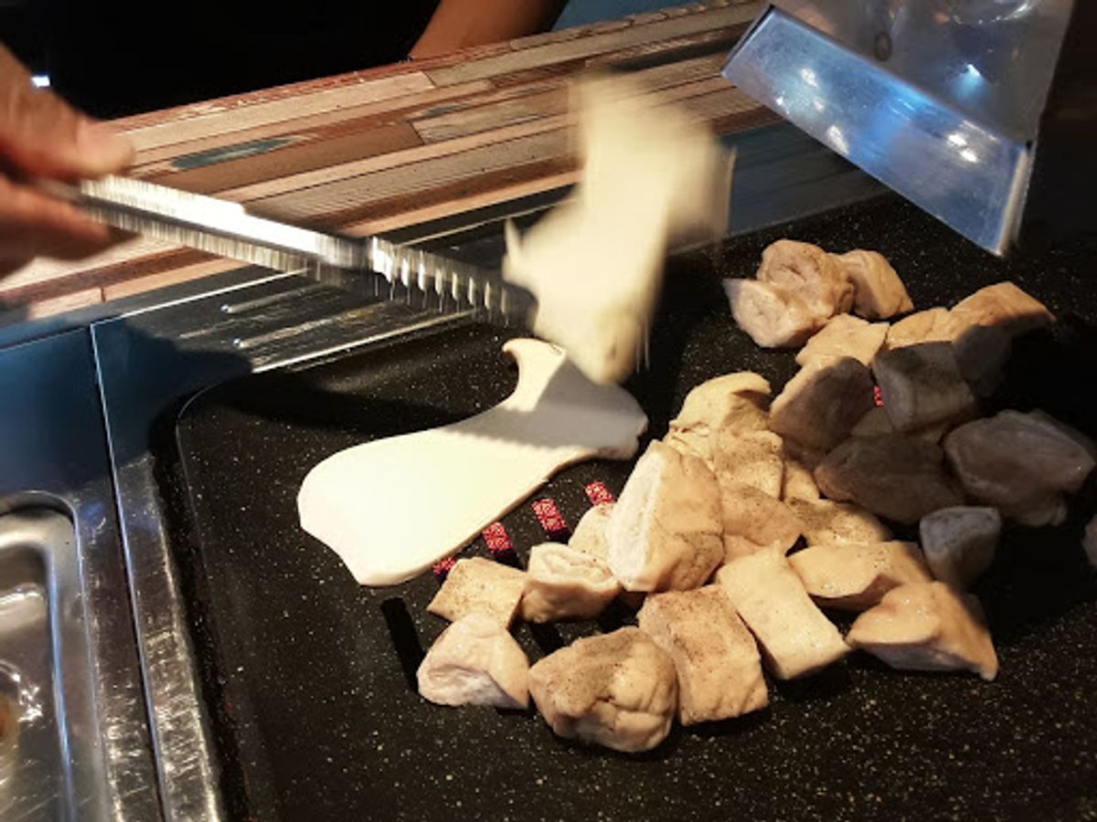 韓国南部のテグ。友人に連れられて名物だというgob changを食べに行く...