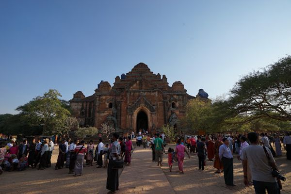 ミャンマー・ヤンゴン「甥と妹とミャンマー・バガン遺跡の旅」の写真：次に訪れたのは「ダマヤンジー寺院」。

...