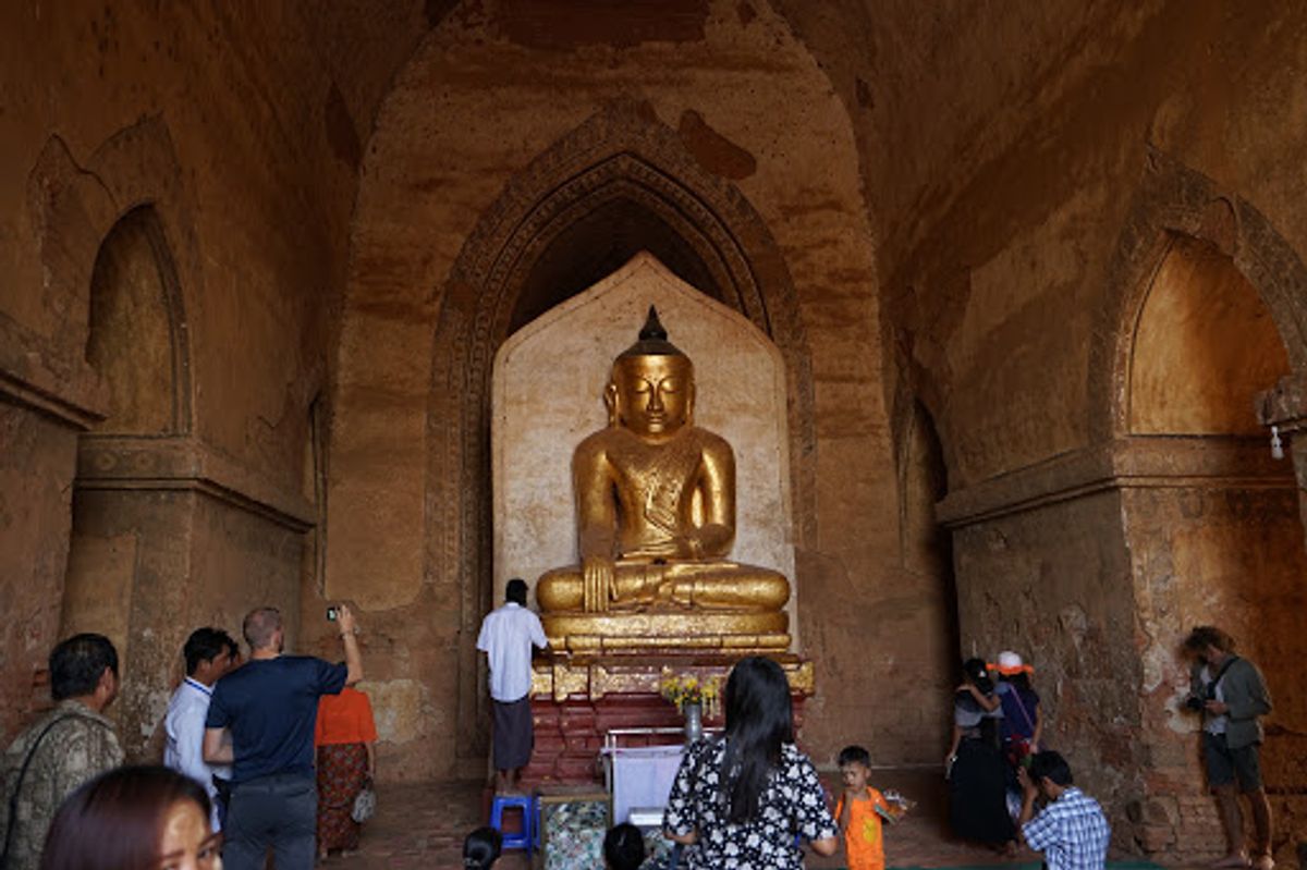 次に訪れたのは「ダマヤンジー寺院」。

レンガ作りの寺院になっていて未完成...