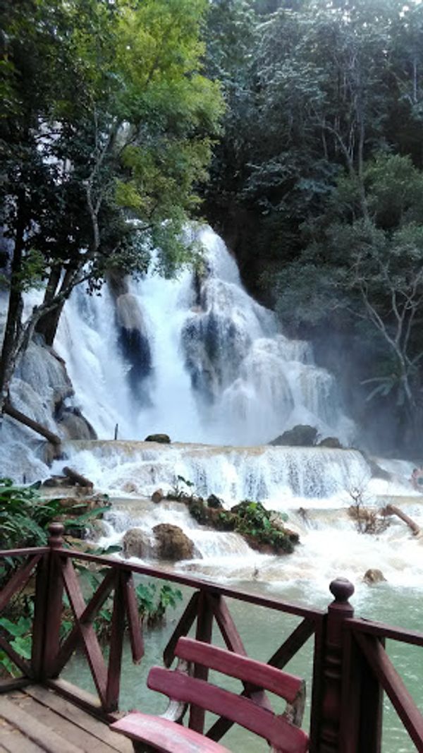 ラオス人民民主共和国・ルアンパバーン「ラオス観光」の写真：クアンシーの滝