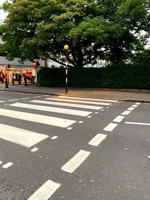 イギリス(英国)・London「イギリス旅行」の写真:この信号機がわかりにくかった。
ホテル...