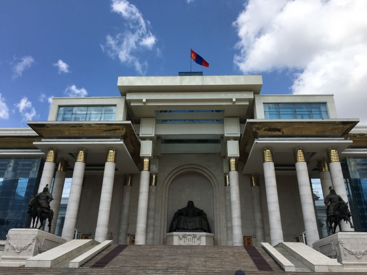 スフバートル広場、亀石、馬