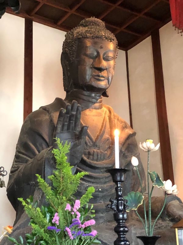 日本・京都、奈良「京都奈良の旅: 古の飛鳥」の写真：飛鳥寺と石舞台古墳