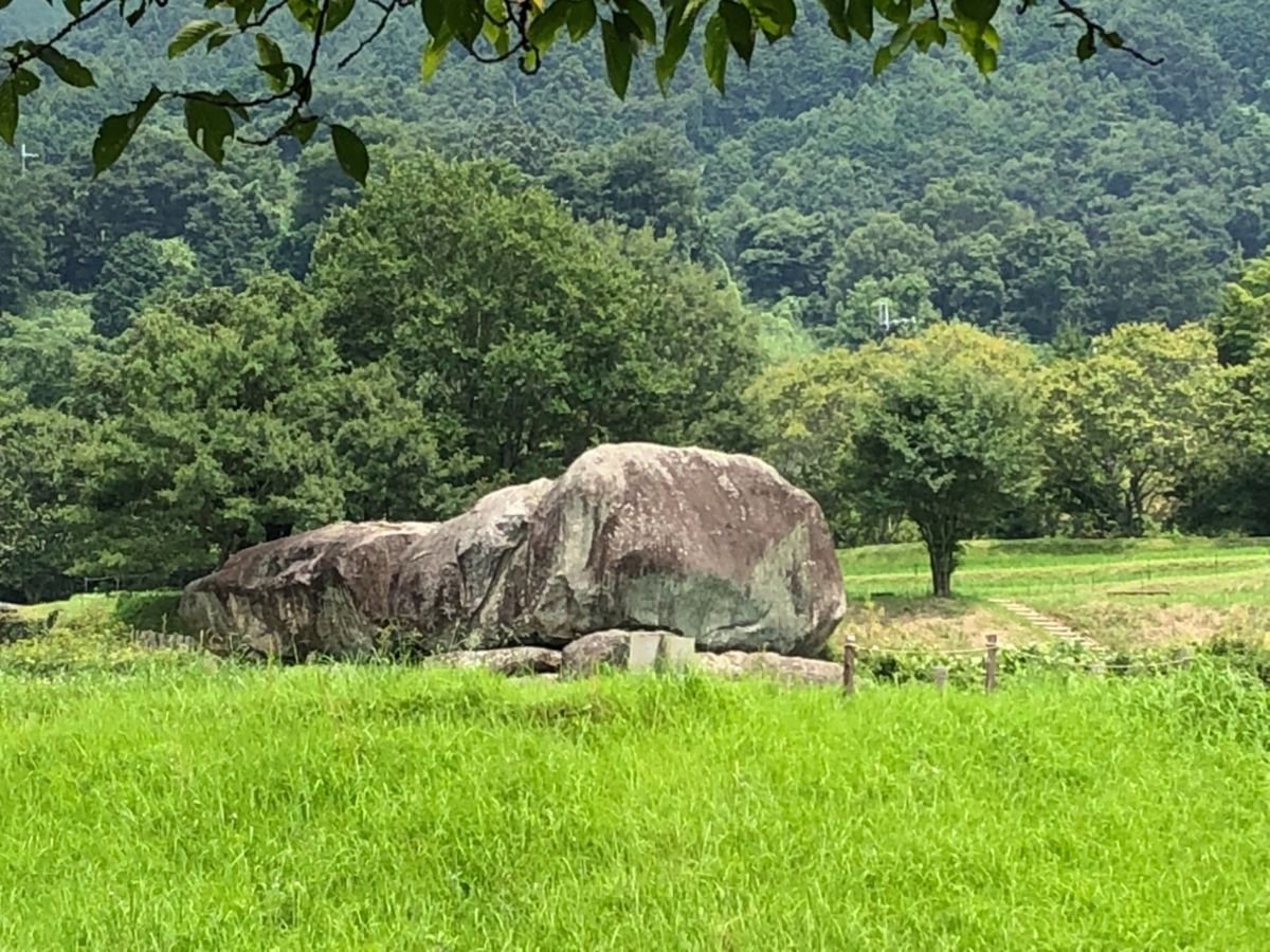 飛鳥寺と石舞台古墳
