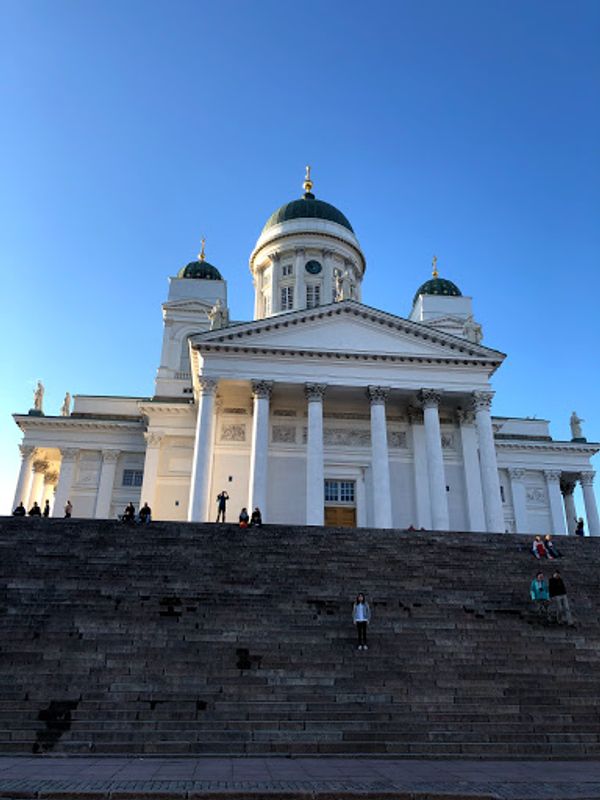 フィンランド・ヘルシンキ、ムーミンワールド、ヌークシオ国立公園「フィンランド オバちゃんいたわり旅行」の写真：白夜のヘルシンキ大聖堂
ムーミンハウス
...