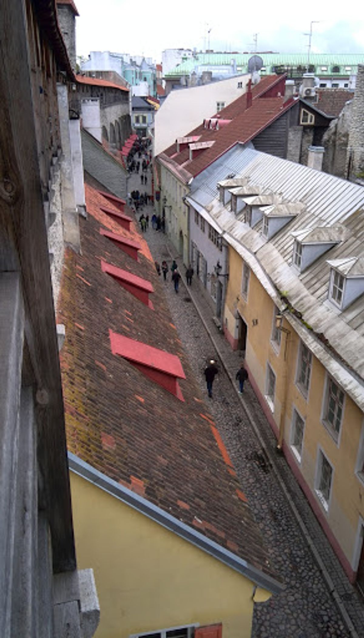 首都タリンは小さな街だけれど、見所がたくさんある街
イメージにあった古いヨ...