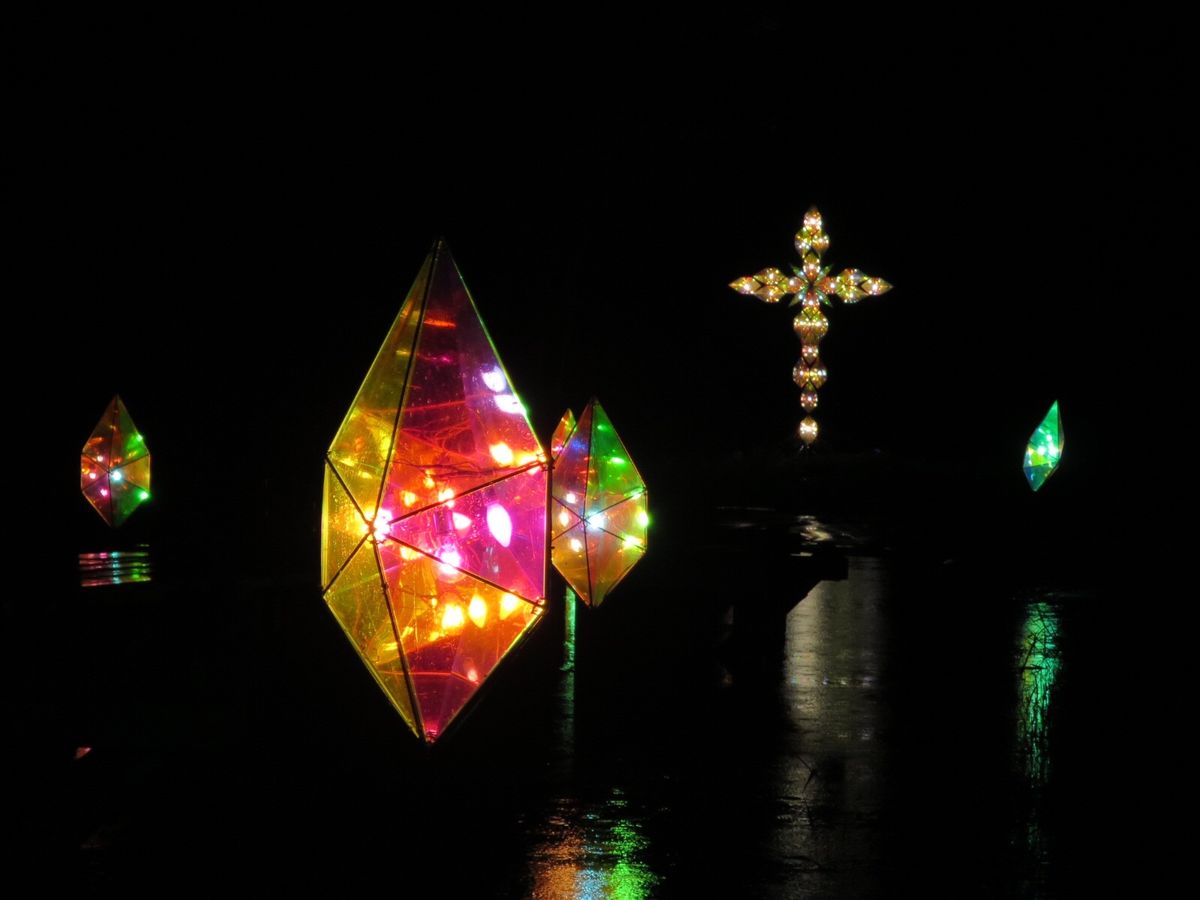 岩手県「宮沢賢治童話村」ここのMirror bowler作品を見るためだけ...