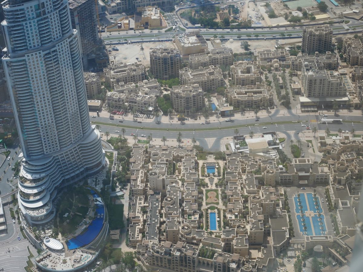 Burj Khalifa Tower
展望台へは、Dubai Select...