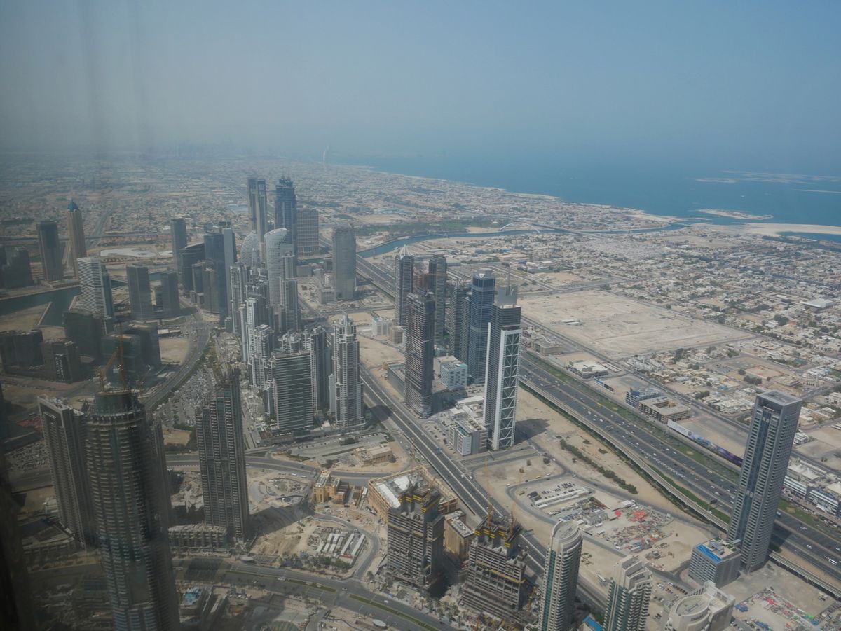Burj Khalifa Tower
展望台へは、Dubai Select...