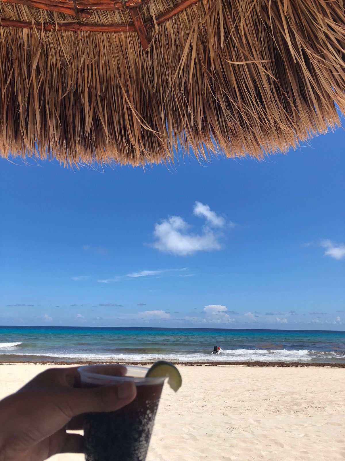 The Royal Sands & Spa 
浜辺で
🍸とハマったCh...