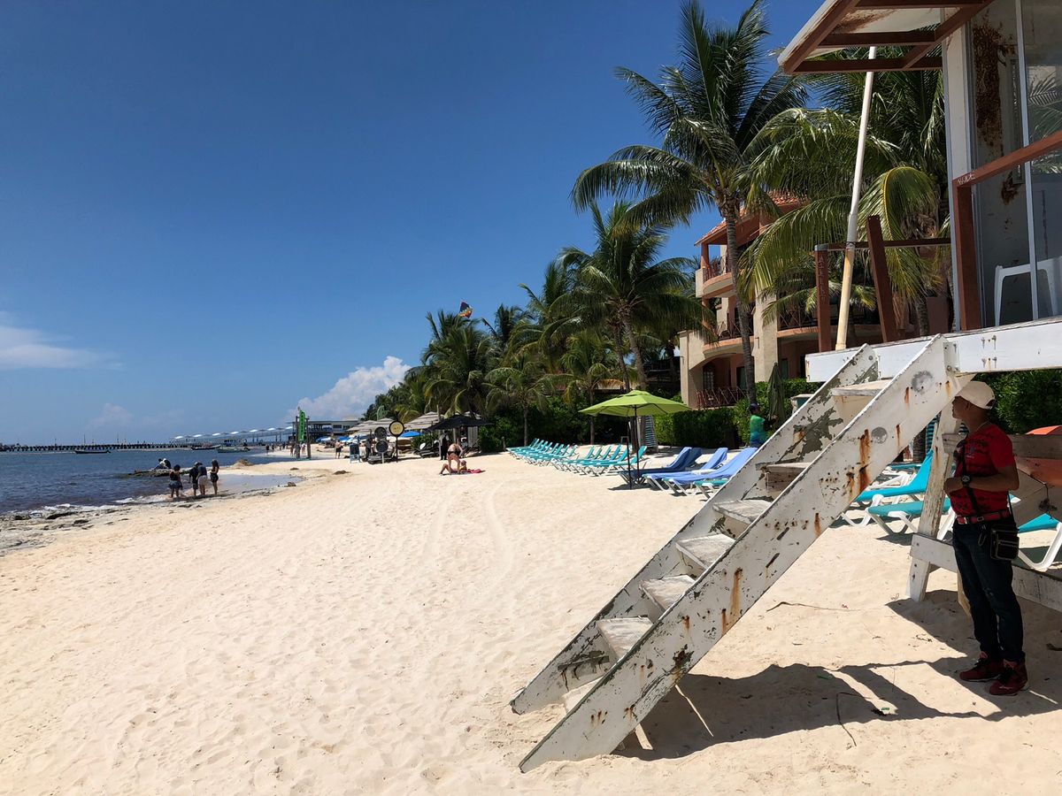 プラヤデルカメルン
コンパクトな港町
ショッピングモール、レストラン、バー...