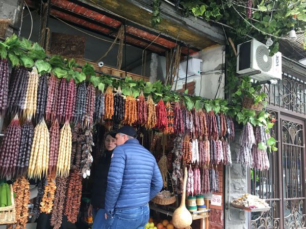 ジョージア・Tbilisi「ワインとヒンカリ」の写真：街歩き。ジョージアといえばチュルチルヘラ...