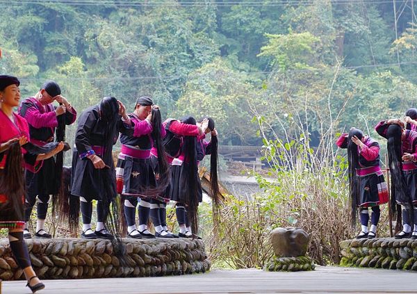 中国・桂林「中国  桂林」の写真：世界一髪の長い民族と言われているホンヤオ...