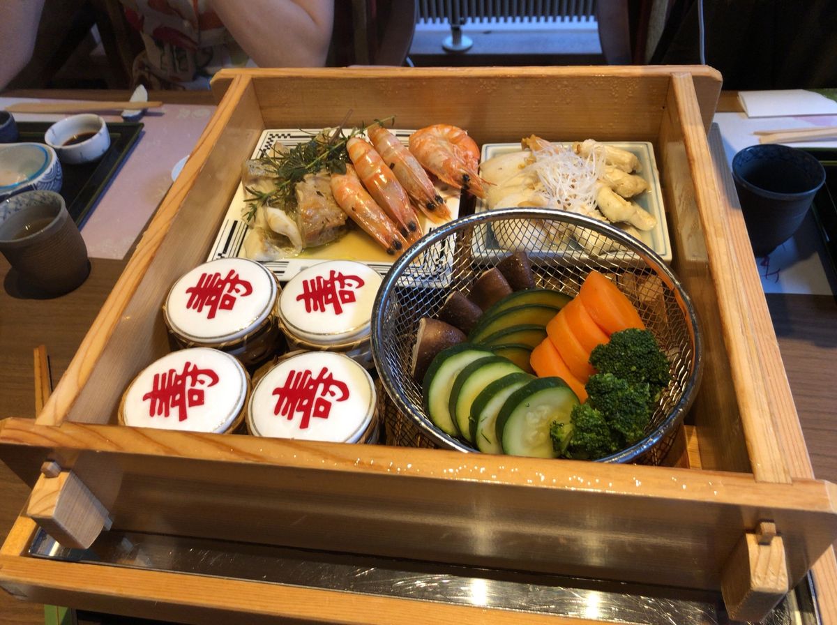 二日目のお宿は島根県の玉造温泉。
こちらの旅館も庭園が美しい旅館でした。も...