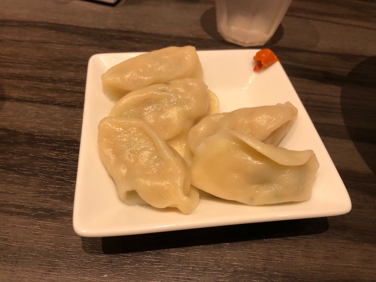 成田エクスプレスに乗った！
一蘭のラーメン食べといた。
早めに着きすぎたの...