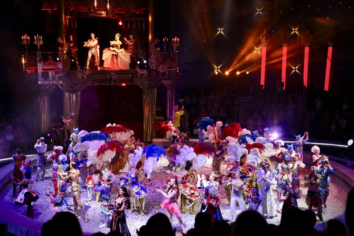 ウラジオストク国立サーカス。華々しい演出に驚愕のアクロバット、コミカルな小...