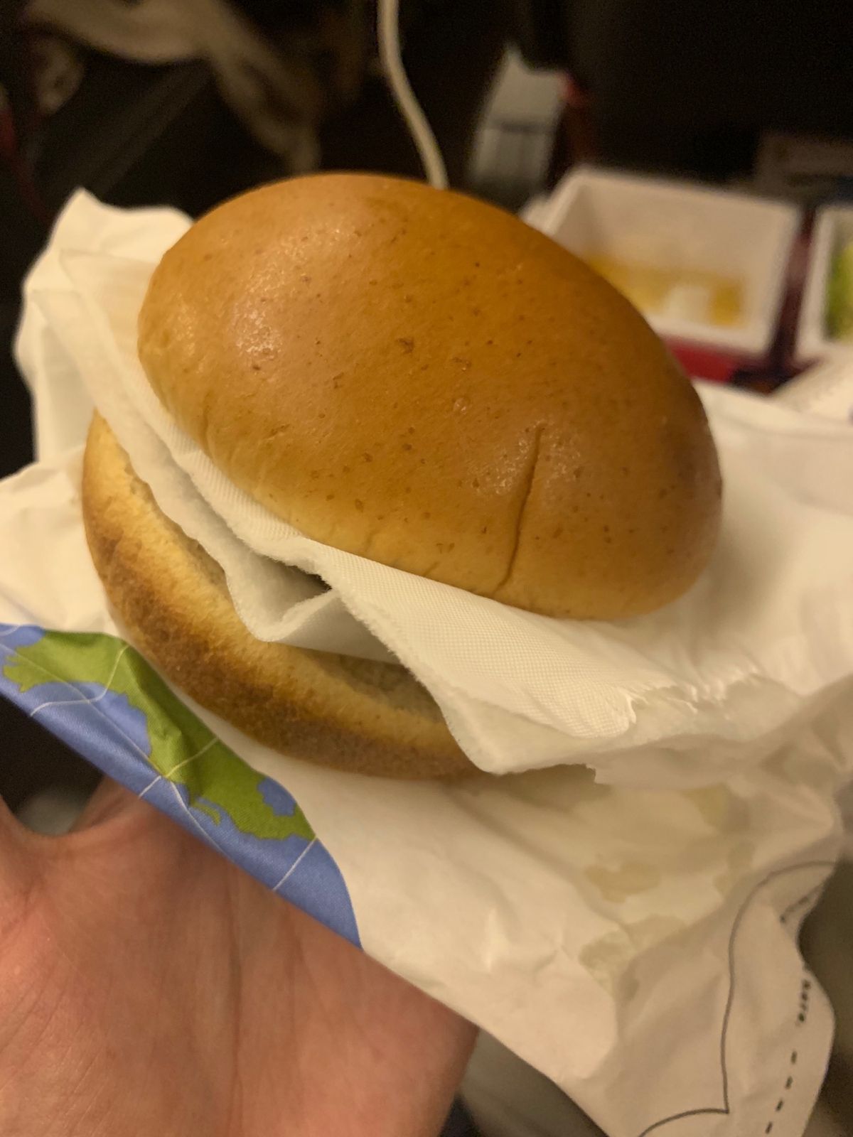 JALの羽田〜サンフランシスコ便でした。
枕あったので自分の枕使わず。あり...