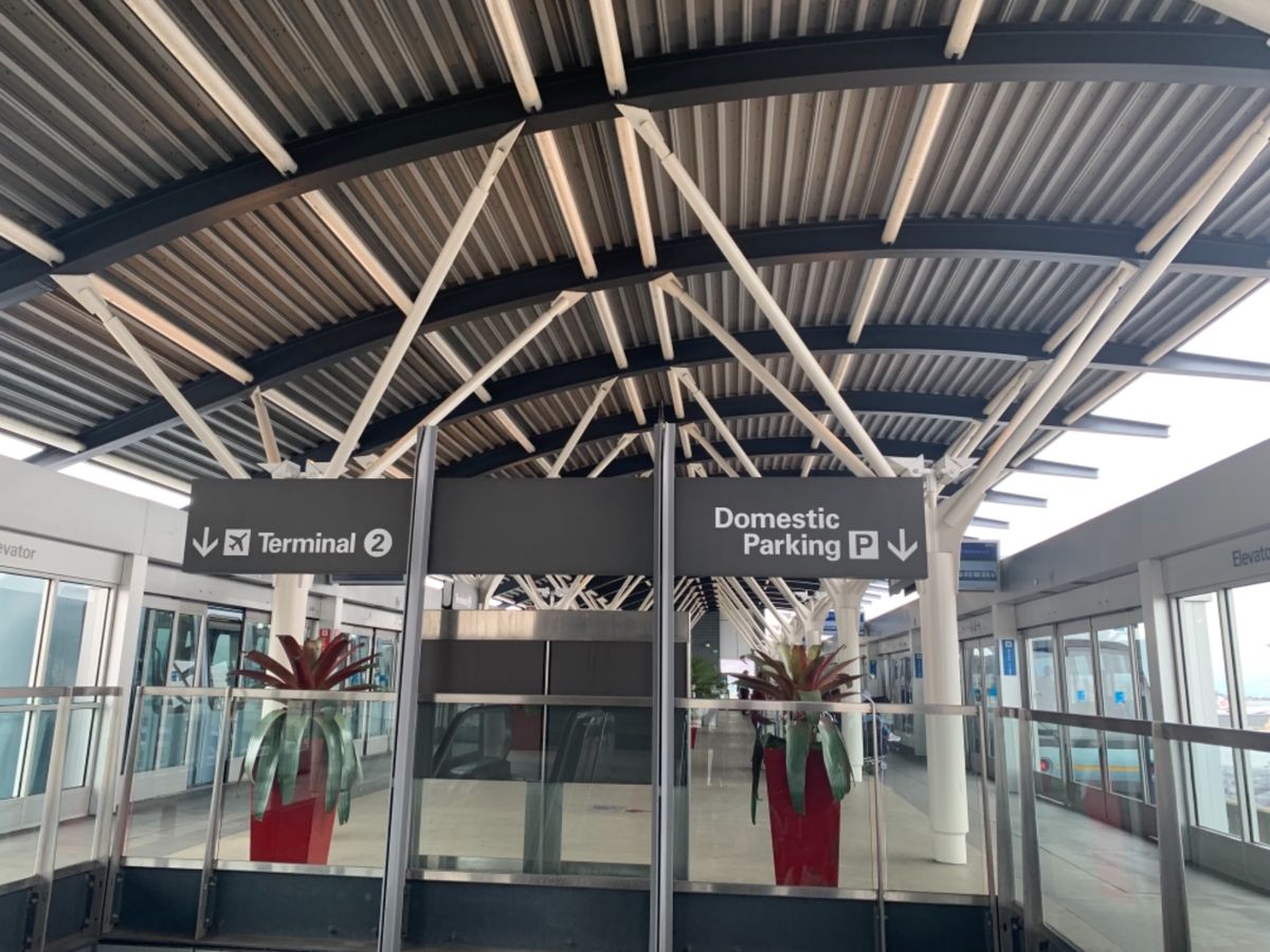サンフランシスコの空港はAirTrainに乗って乗り換え（帰りは制限エリア...