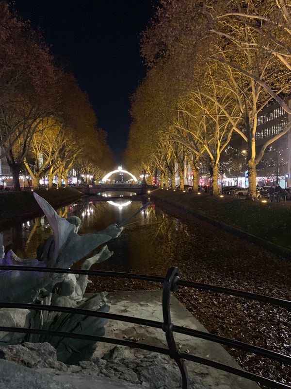 ドイツ「欧州出張2018年11月 デュッセルドルフ」の写真：デュッセルドルフの街並み