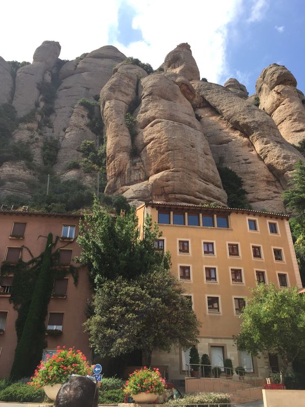 スペイン・バルセロナ「バルセロナ」の写真：ダンブラウン最新作の舞台！モンセラート。