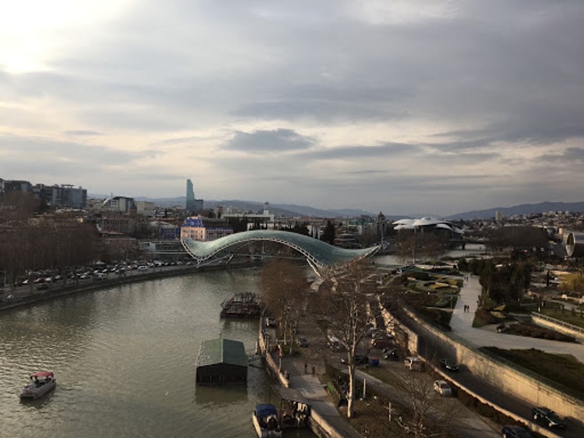 ガイドブックにも載ってる温泉のNo.5。パブリックスペースは女性はシャワー...