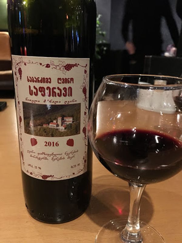 ジョージア・Tbilisi「ワインとヒンカリ」の写真：晩ご飯はツアーで知り合ったフィリピンの女...