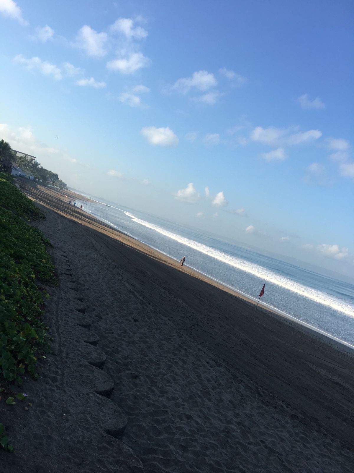 クロボカンのビーチ
ホテルの近くは静か
