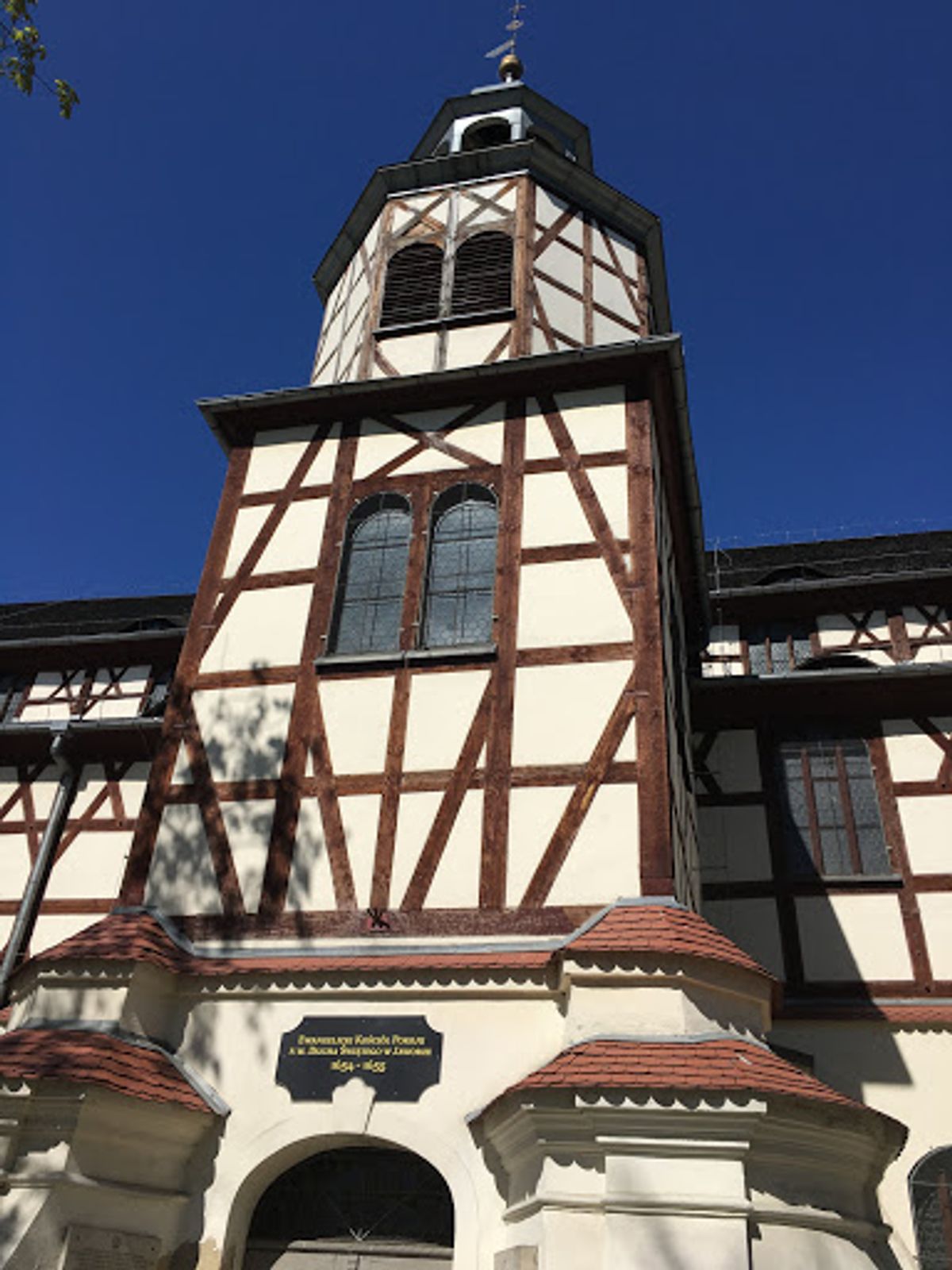 Jaworの木造プロテスタント教会。こちらはイースター日曜日のため、中には...