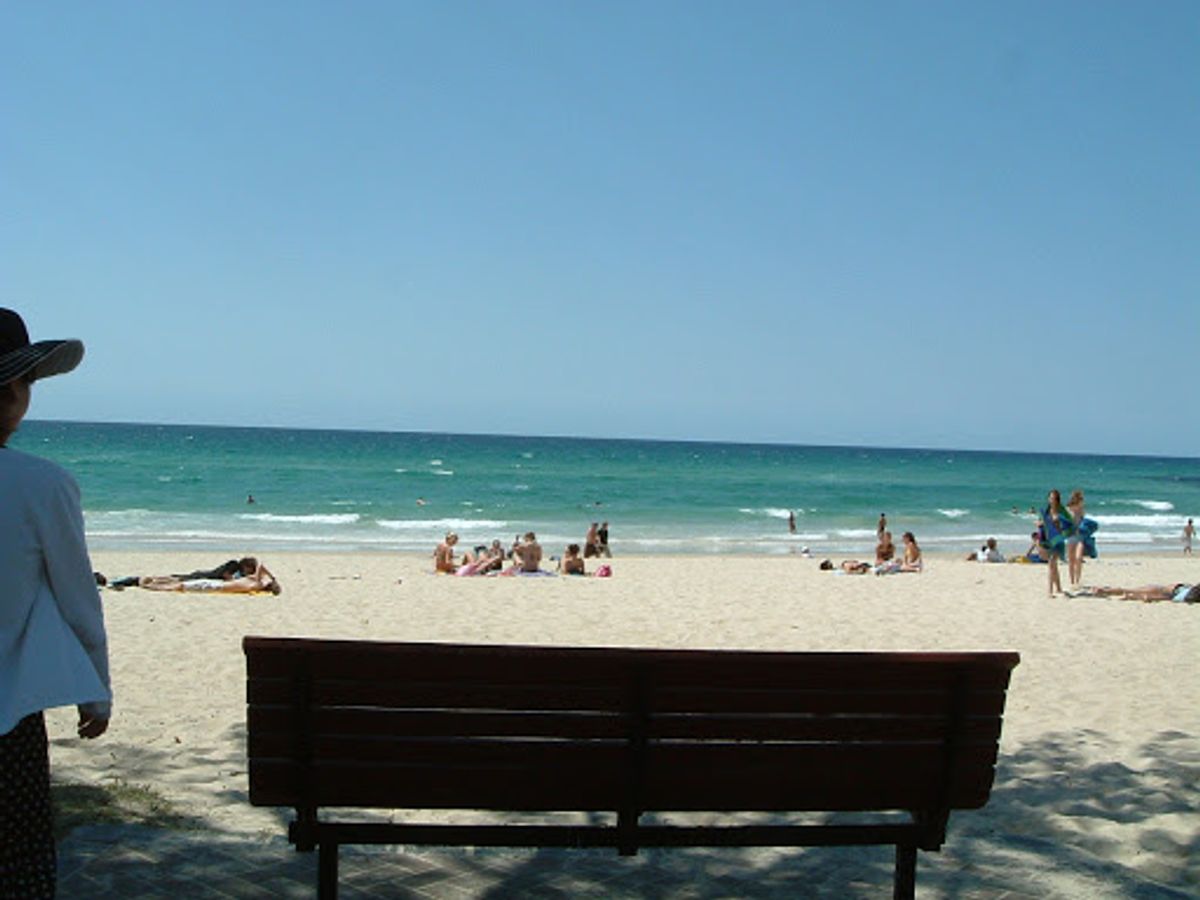 ホテルからの眺めと、近くの海岸