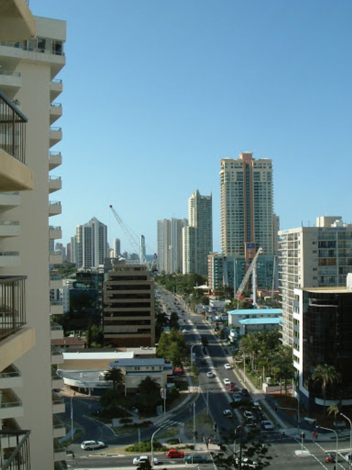 ホテルからの眺めと、近くの海岸