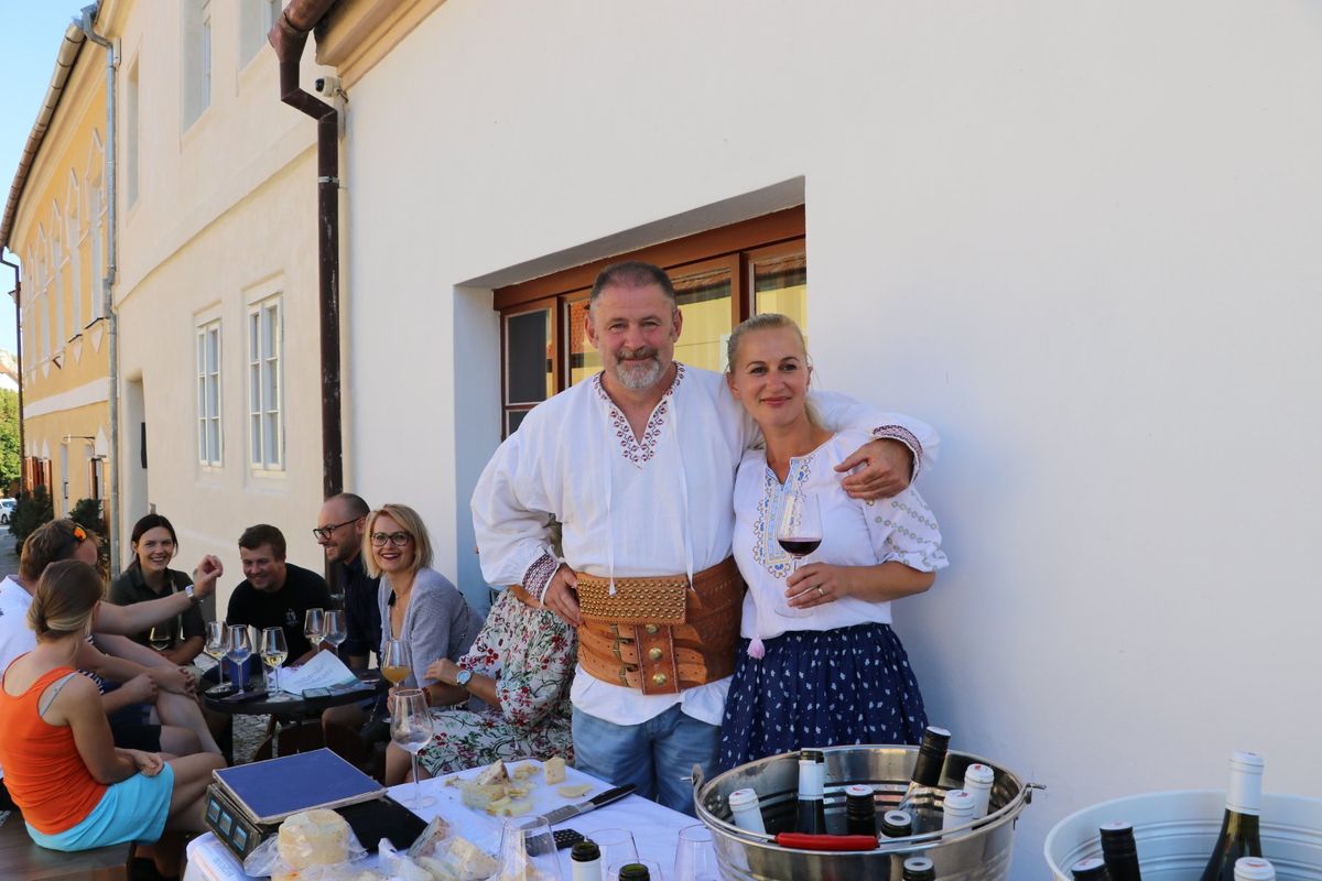 2018年9月、チェコ南東部にある国境の町ミクロフ(Mikulov)で行わ...