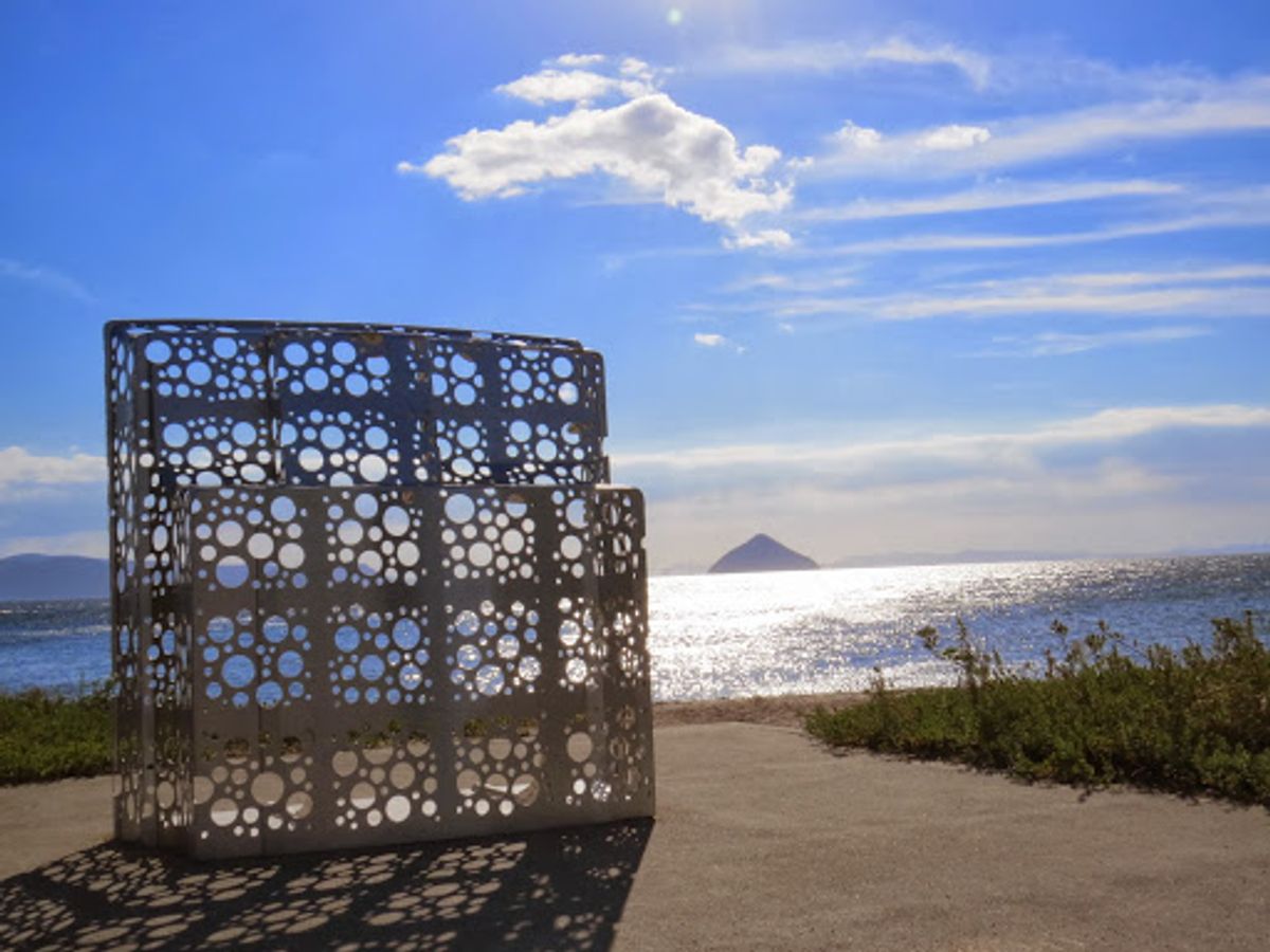 泊まったホテル内にあるアート作品。違和感なく自然の中に溶け込んでいる。でも...