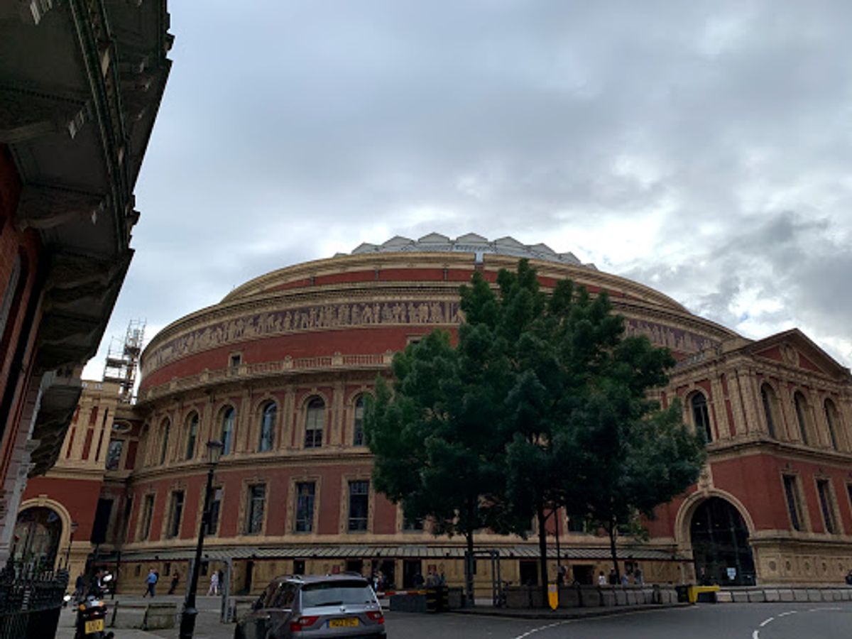 ロイヤルアルバートホール
ヴィクトリア女王の夫のアルバート公に捧げられた...