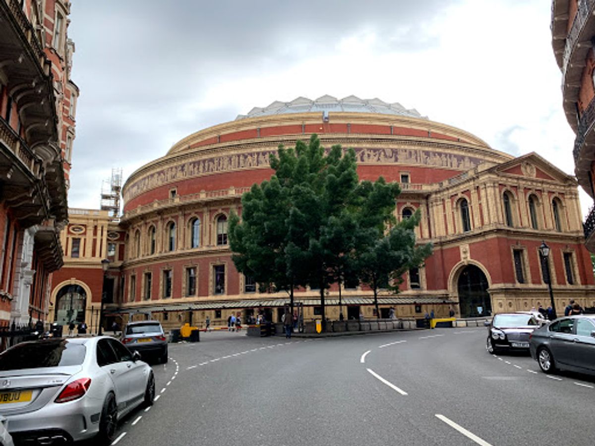 ロイヤルアルバートホール
ヴィクトリア女王の夫のアルバート公に捧げられた...