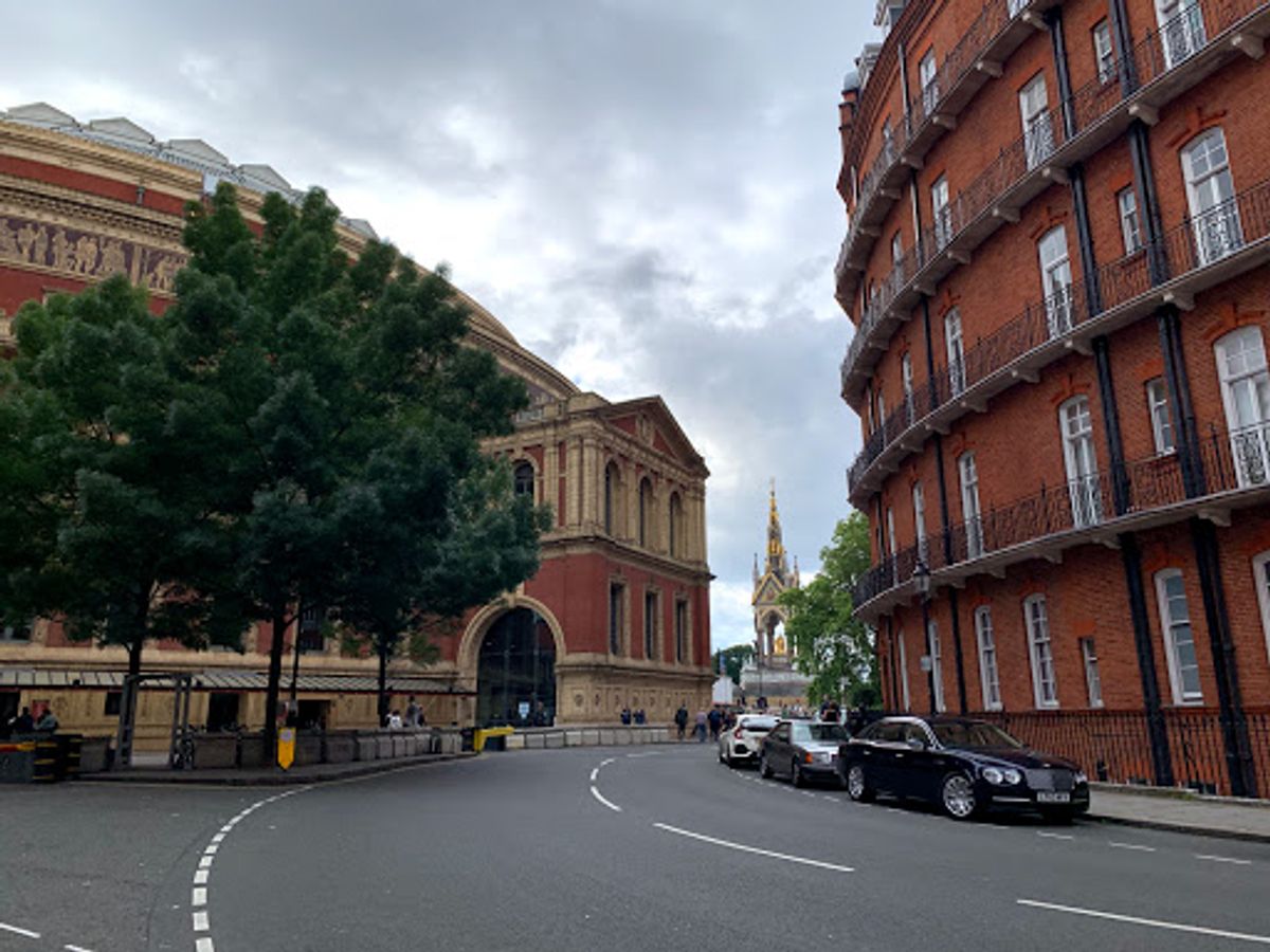 ロイヤルアルバートホール
ヴィクトリア女王の夫のアルバート公に捧げられた...