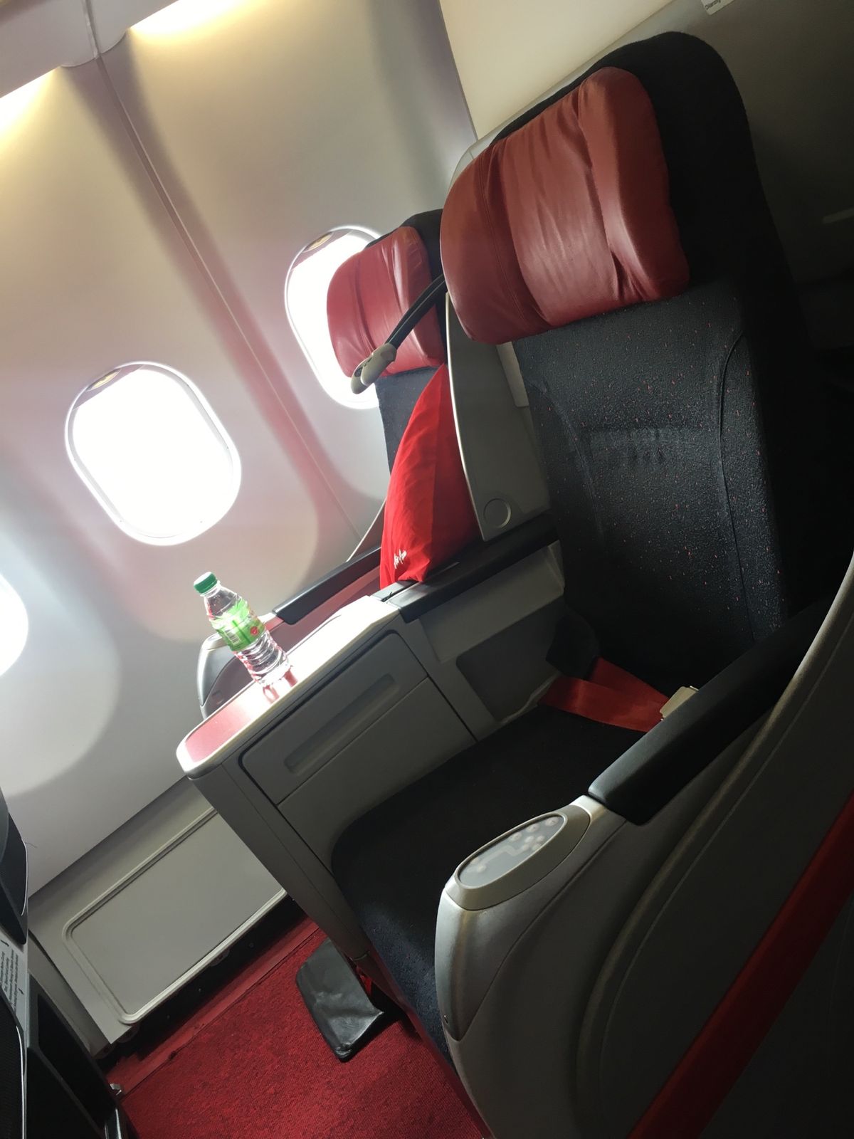 関西国際空港からクアラルンプール経由、スリランカ、バンダラナイケ国際空港へ...