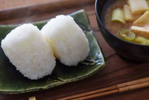 半ホームシックで食欲がなかった自分に、ホストマザーがおむすびを作ってくれて...