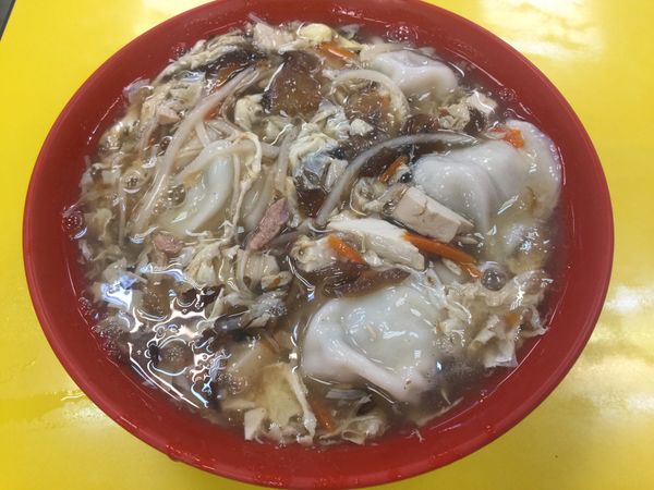 台湾・台北「台北」の写真：今回の夜食、酸辣湯餃と蕃茄湯餃。夜市があ...