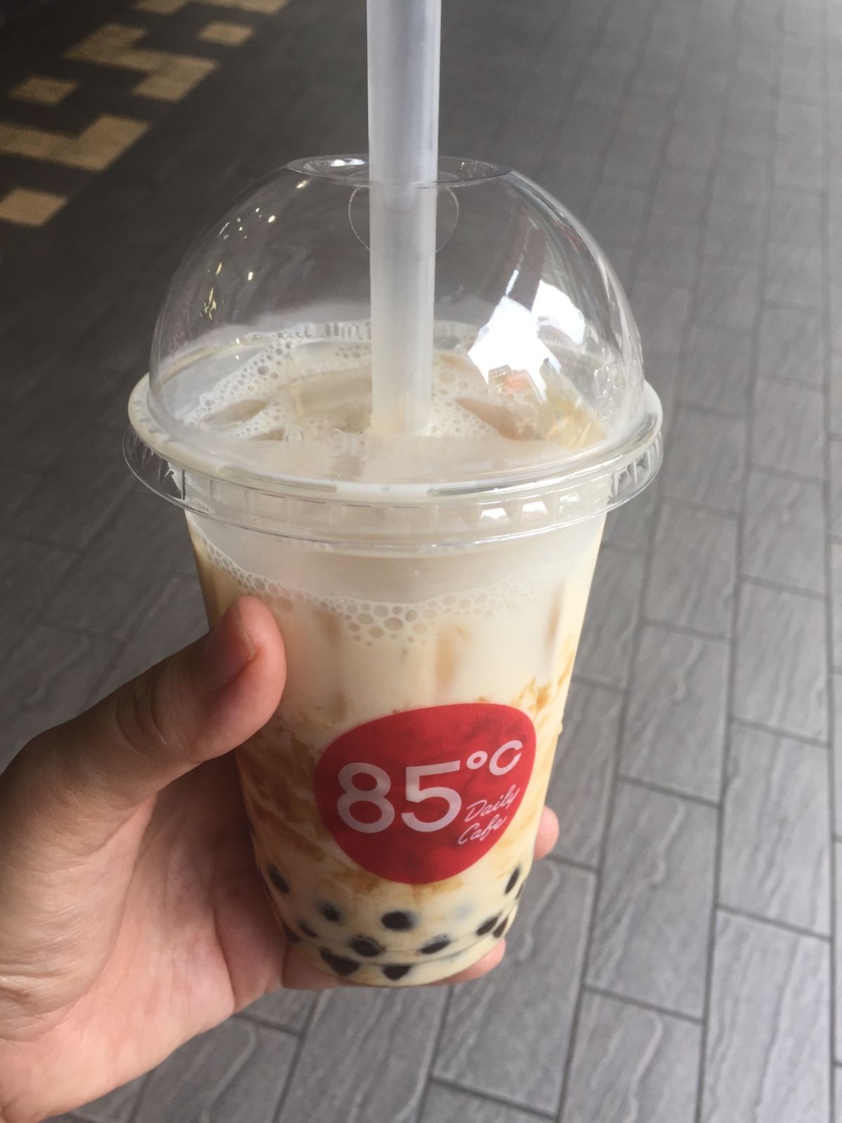 ここの酸辣湯も美味しかった！
黑糖珍珠鮮奶を初めて飲んでみたんだけど…甘い...